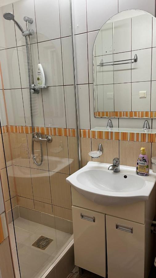Linna Apartament Galati  Exterior photo